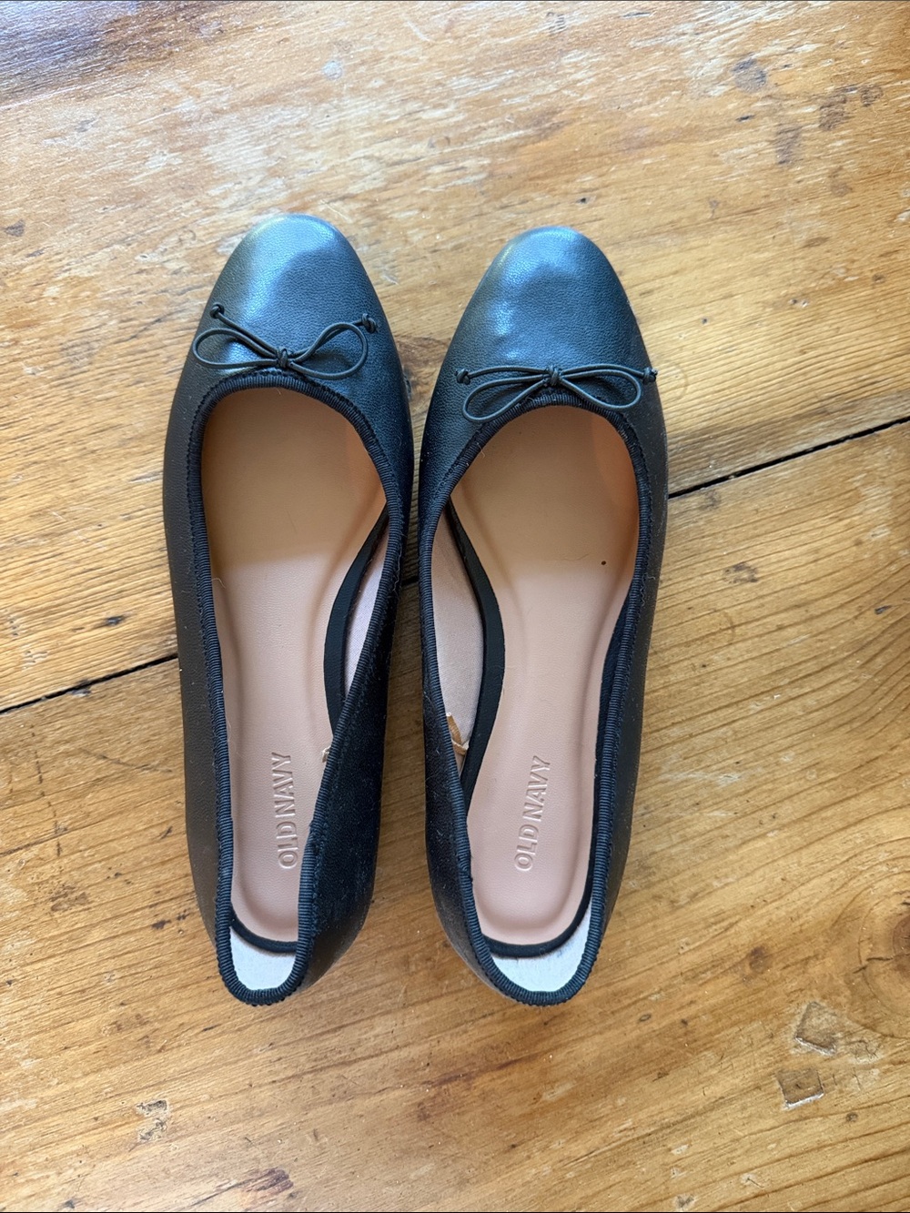 Old Navy Black Ballet Flats with Bow Trim
